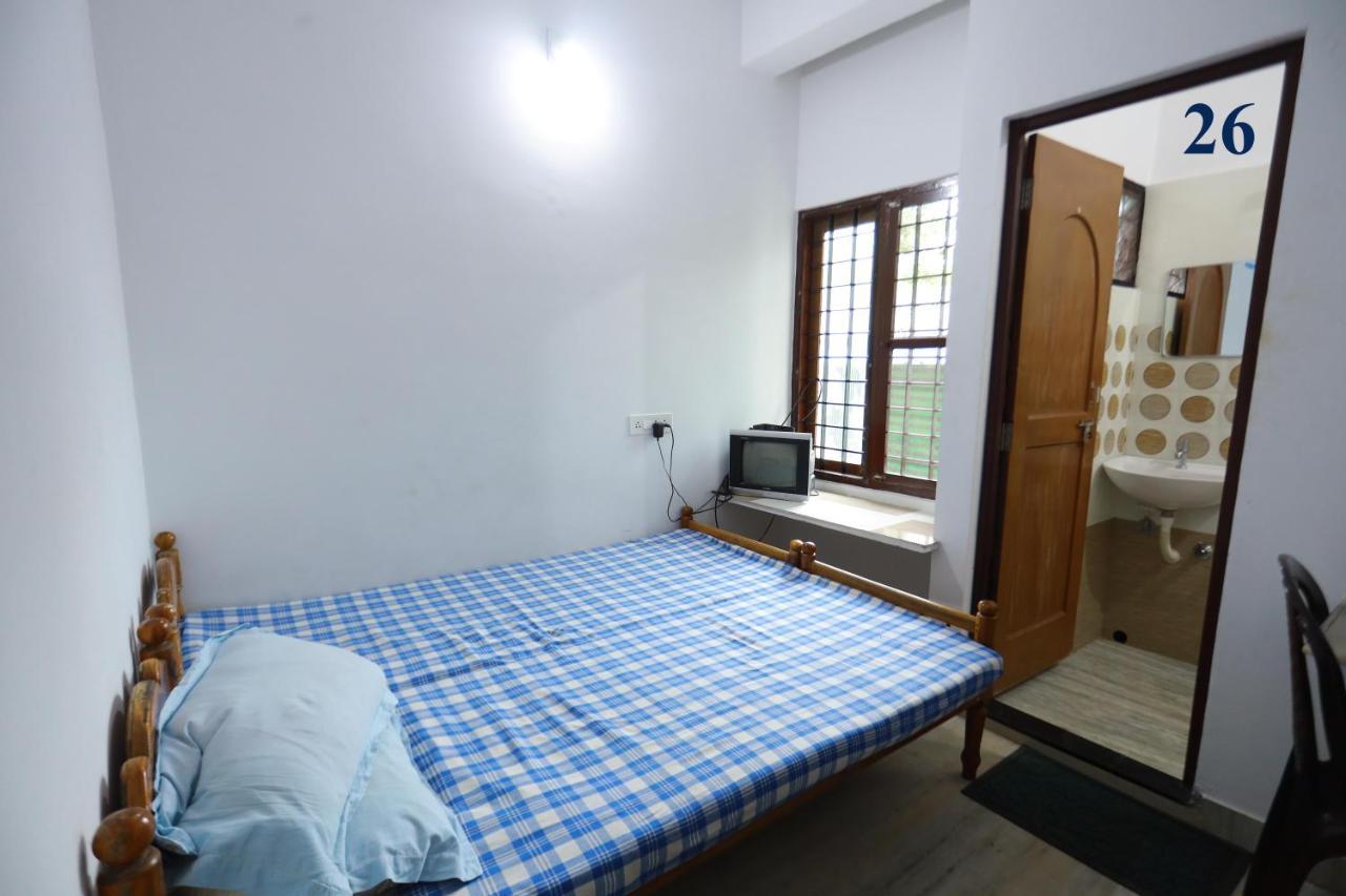 Arackal Tourist Home Tripunithura Exterior foto